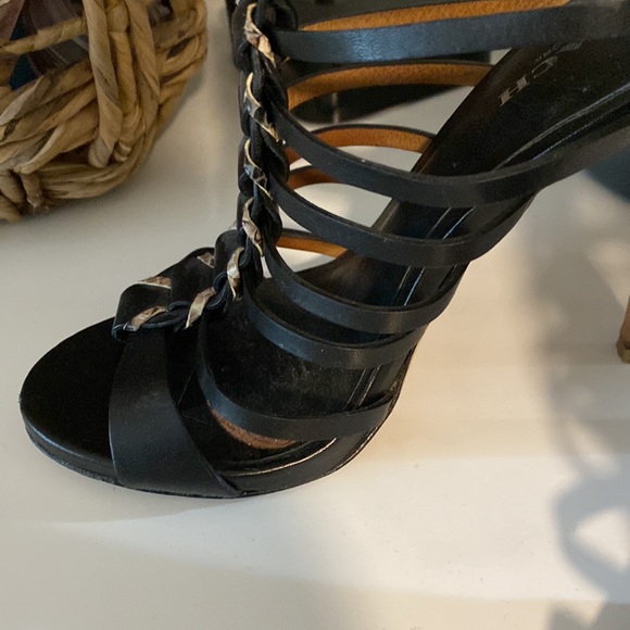 Coach heels. Black with snake skin heel - Picture 4 of 5